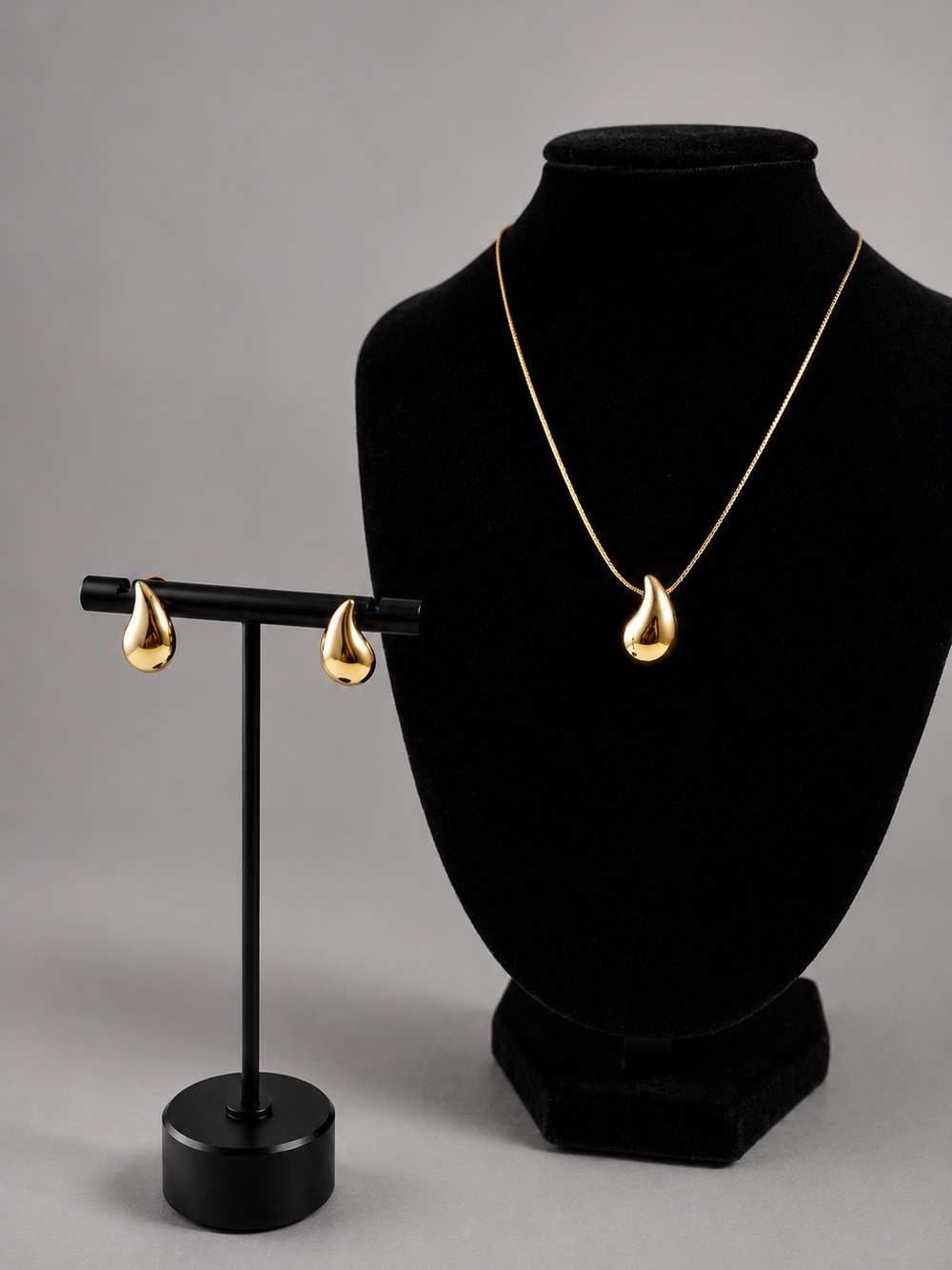 Minimalist Gold Teardrop Necklace and Earrings Set